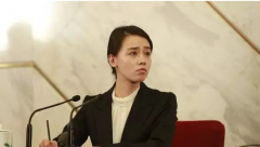 兩會女神翻譯又賣萌！揭秘兩會高翻怎樣煉成？